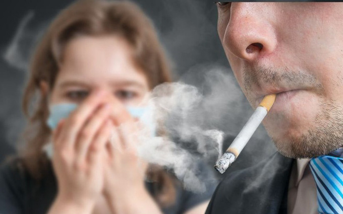  Khói thuốc lá, ô nhiễm môi trường là một trong những nguy cơ mắc bệnh